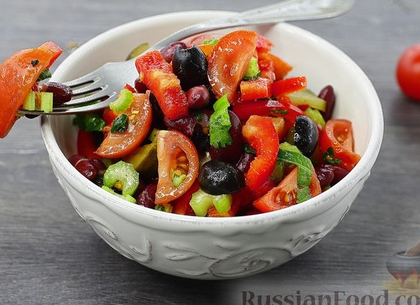 🥗Пикантный салат с сельдереем и маринованными опятами
